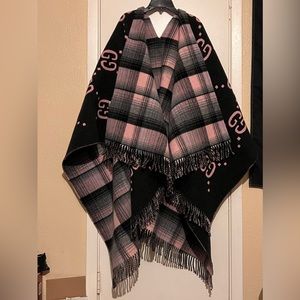 Gucci Poncho “GG” Logo/Plaid Reversible Wear